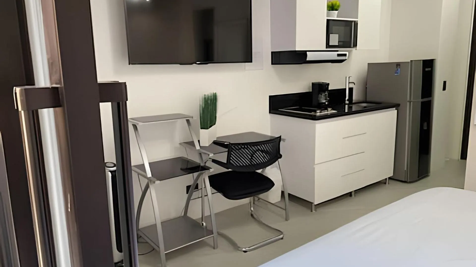 Apartaestudio Luxury En Laureles-La 70 C/Balcon メデジン