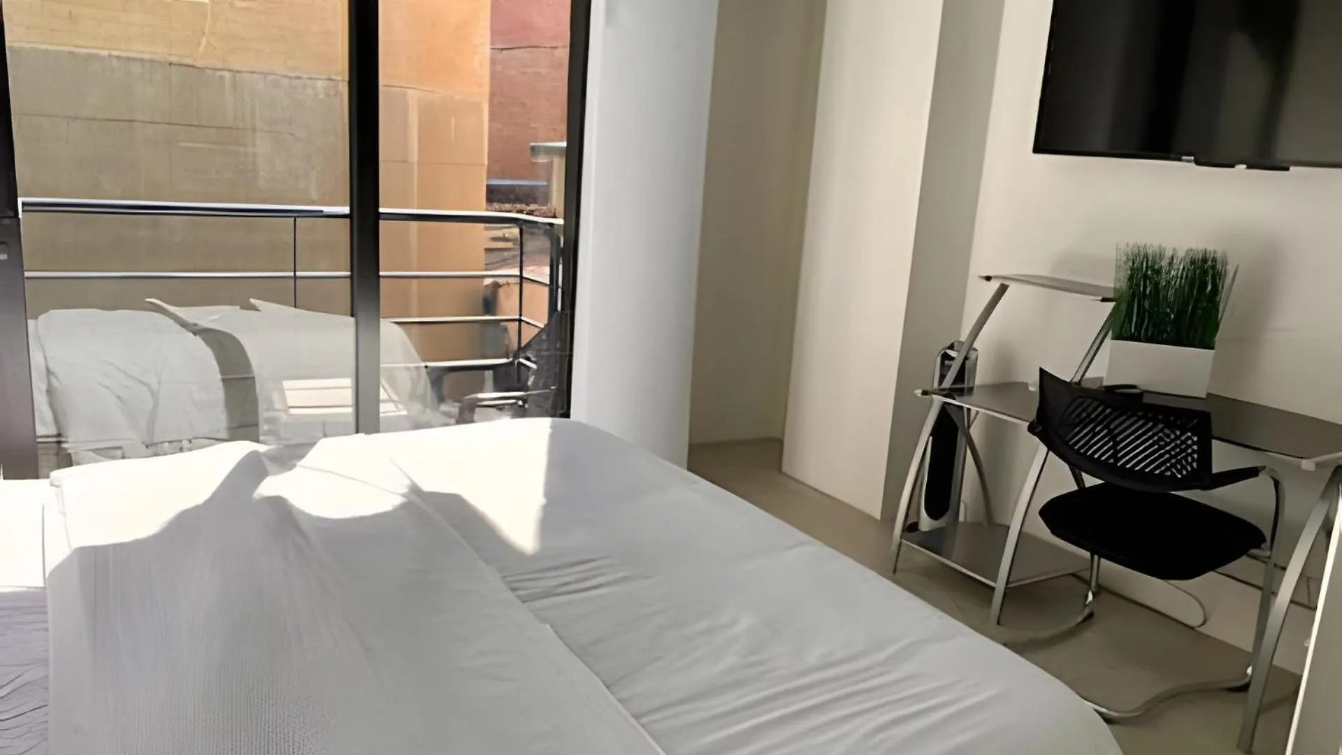 Apartaestudio Luxury En Laureles-La 70 C/Balcon メデジン アパート