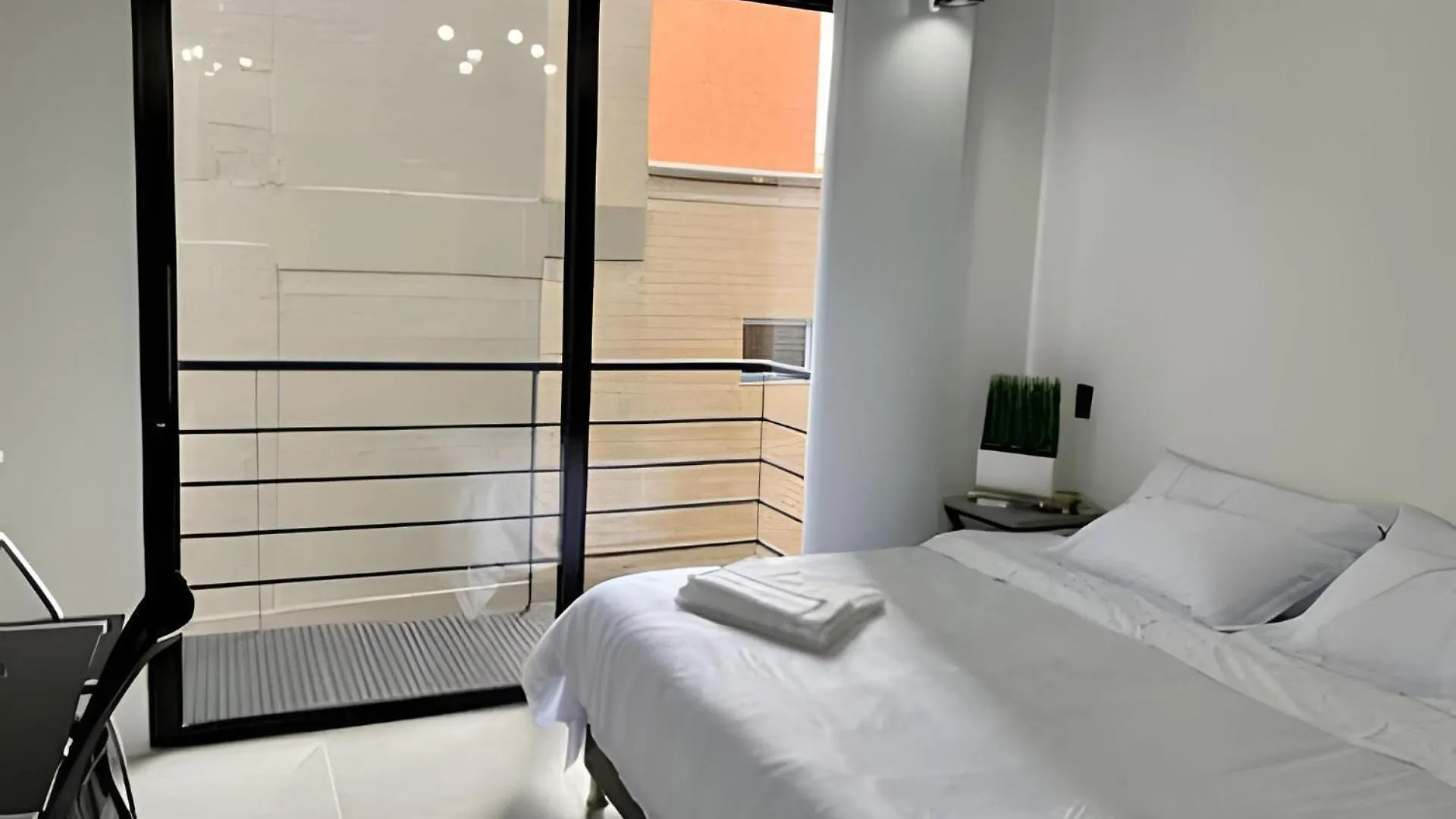 Apartaestudio Luxury En Laureles-La 70 C/Balcon メデジン