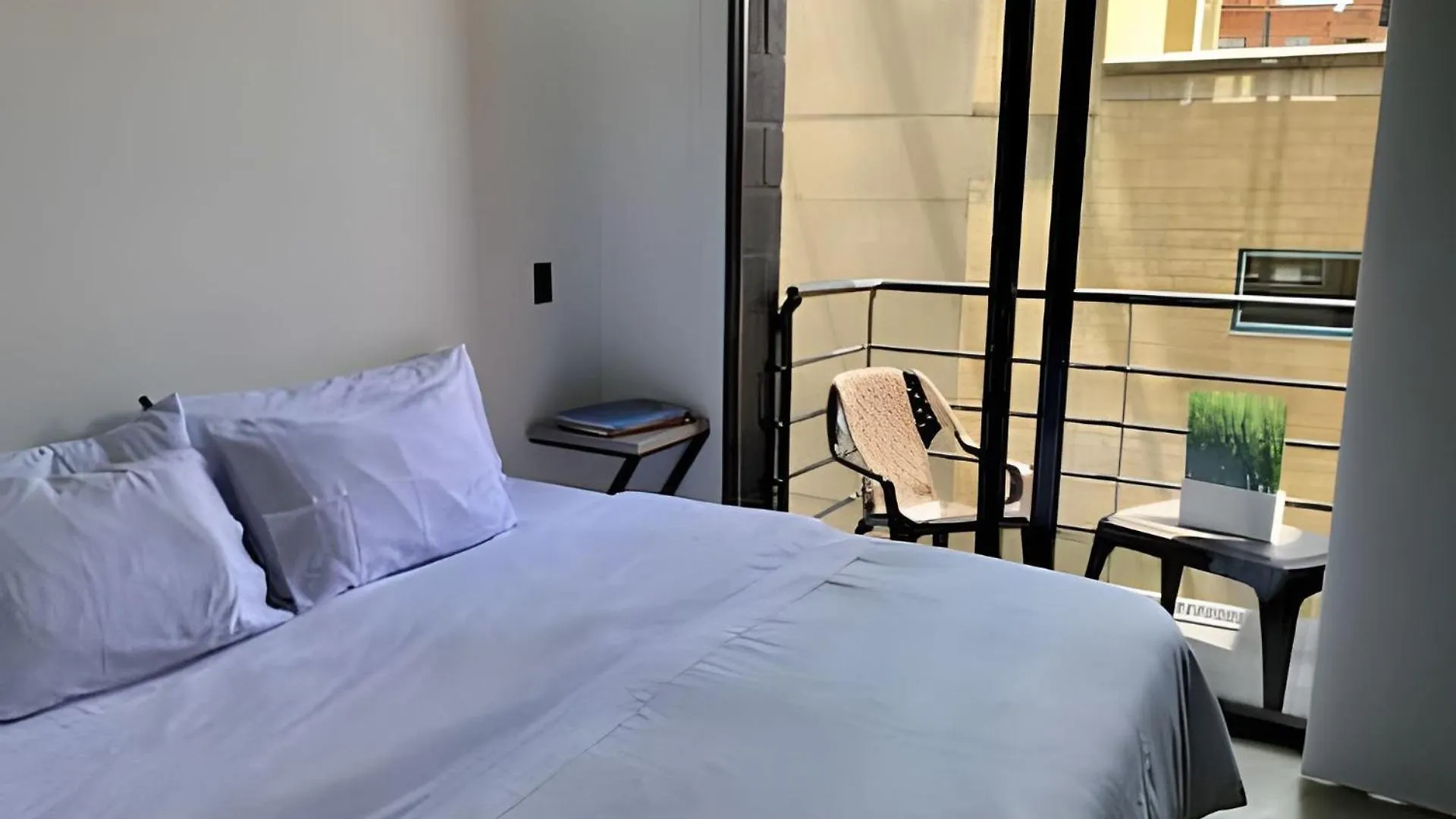 Apartaestudio Luxury En Laureles-La 70 C/Balcon メデジン アパート
