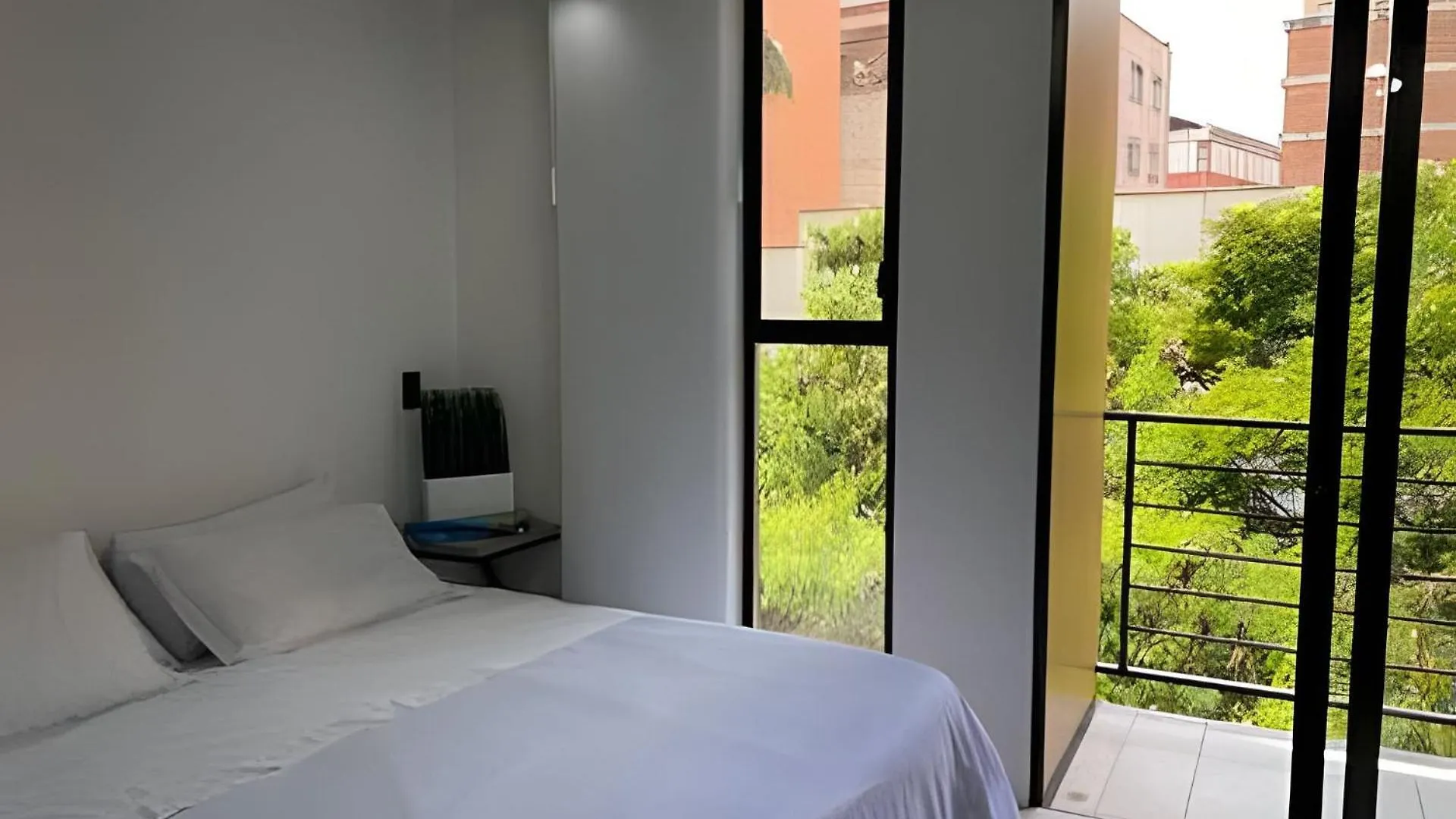 アパート Apartaestudio Luxury En Laureles-La 70 C/Balcon メデジン