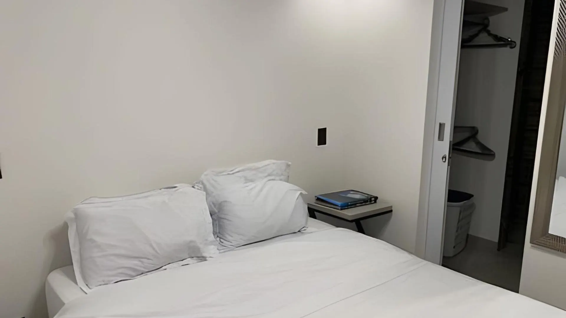Apartaestudio Luxury En Laureles-La 70 C/Balcon メデジン アパート