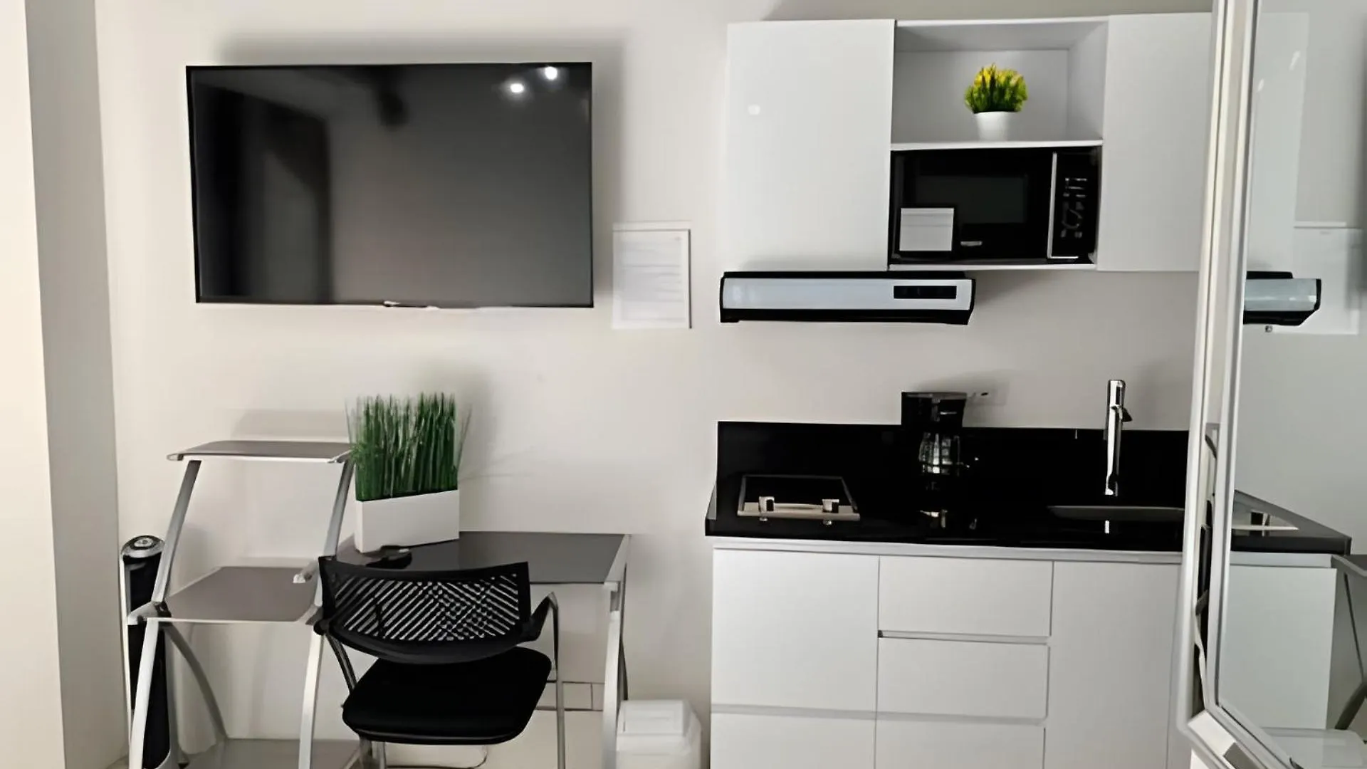 아파트 Apartaestudio Luxury En Laureles-La 70 C/Balcon 메딜린 콜롬비아