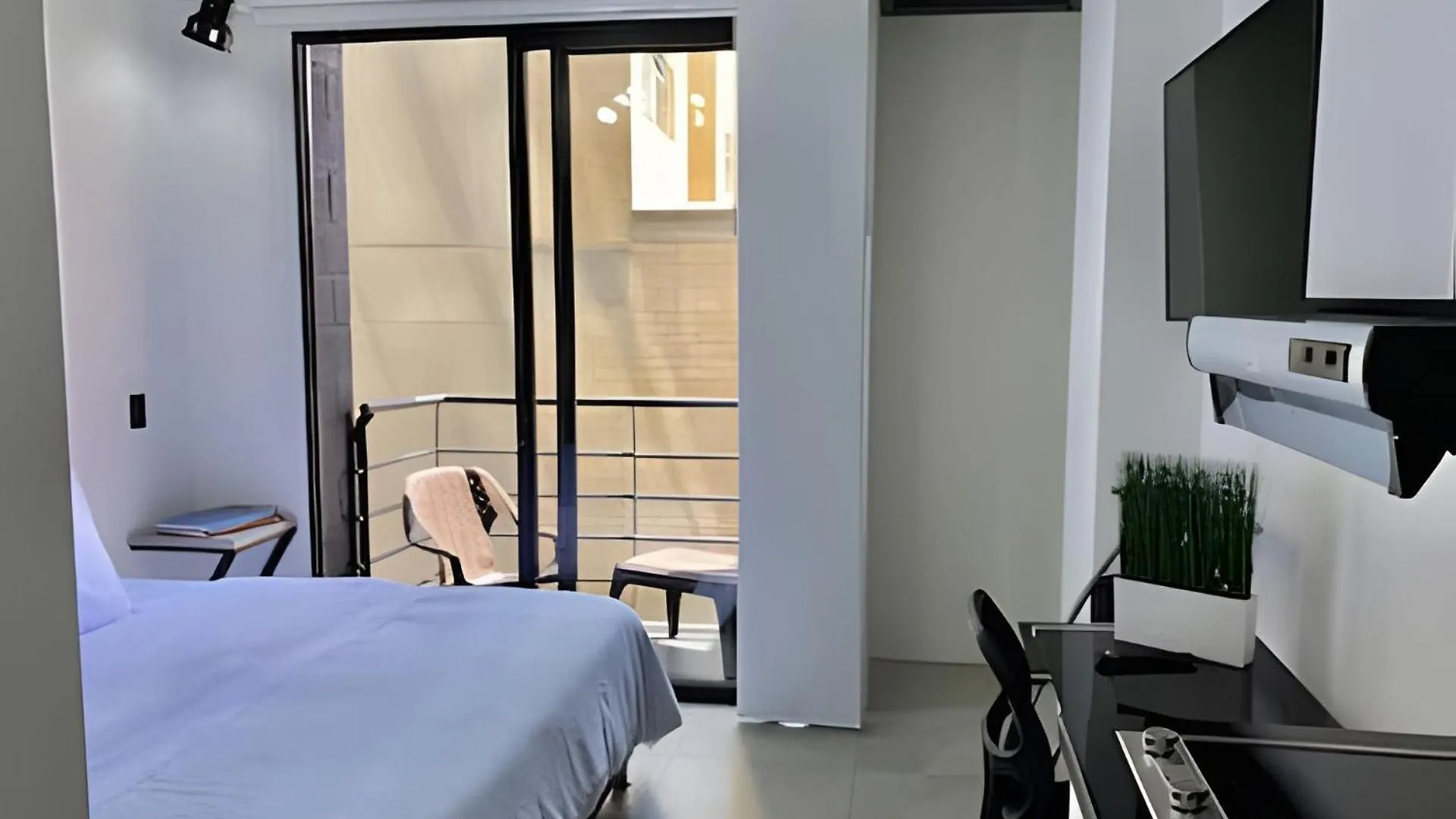 Apartaestudio Luxury En Laureles-La 70 C/Balcon 메딜린 0*,
