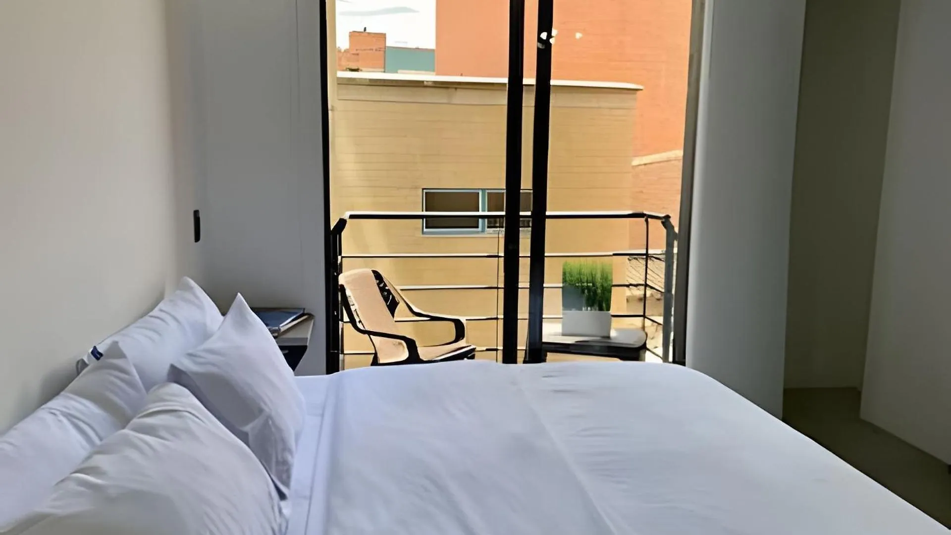 Apartaestudio Luxury En Laureles-La 70 C/Balcon 메딜린