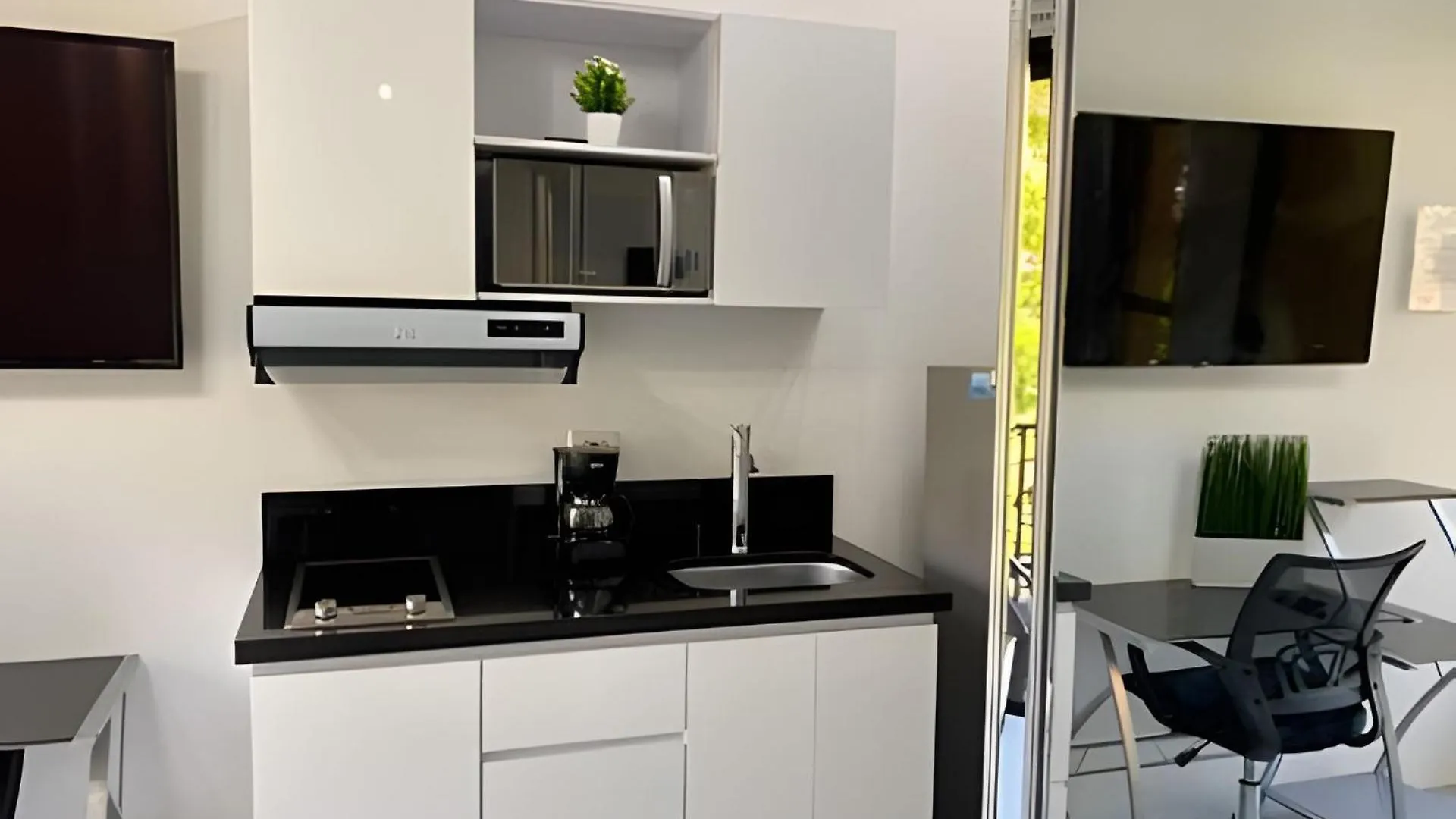 Apartaestudio Luxury En Laureles-La 70 C/Balcon 메딜린 아파트