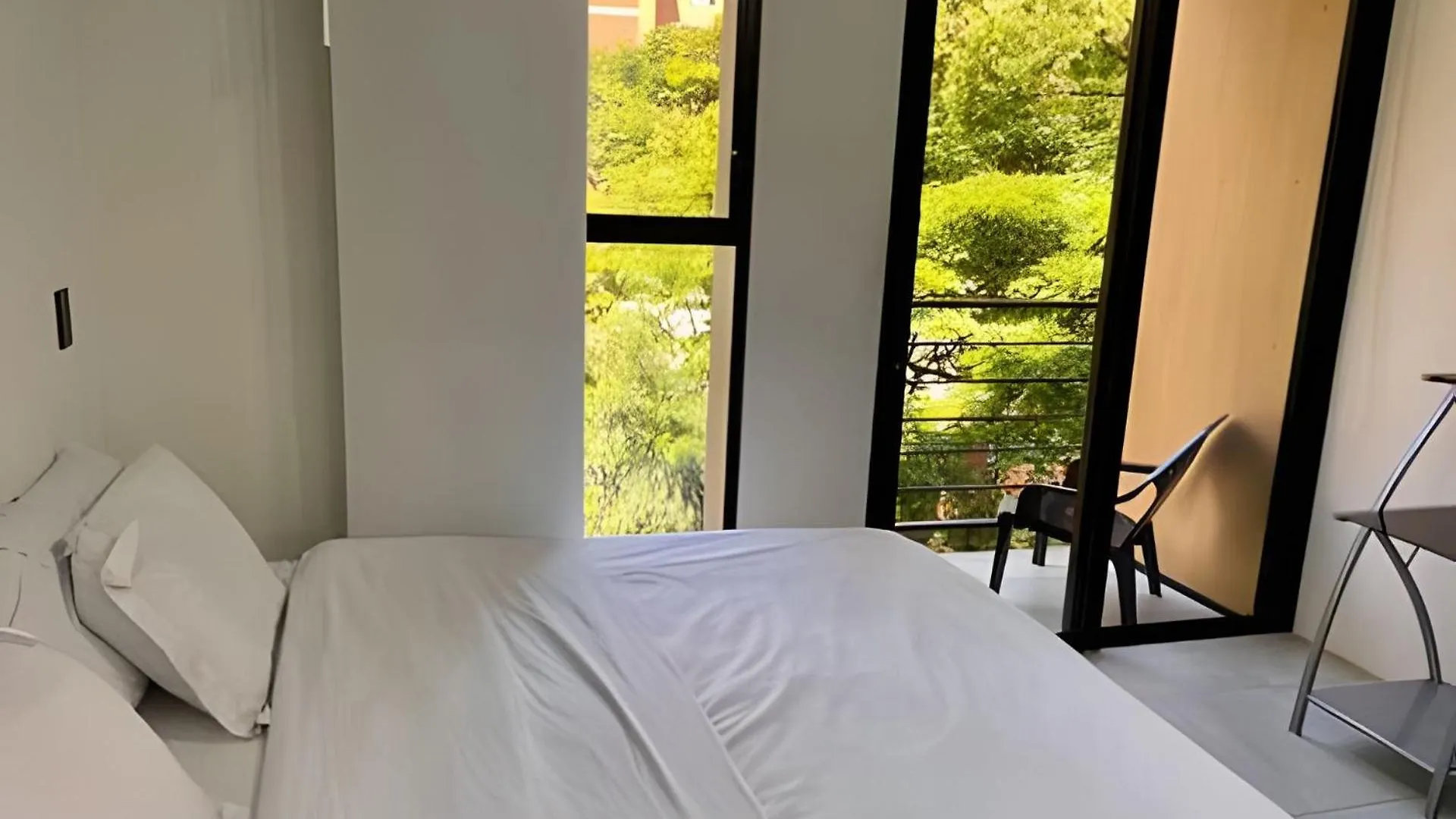 Apartaestudio Luxury En Laureles-La 70 C/Balcon 메딜린 0*,