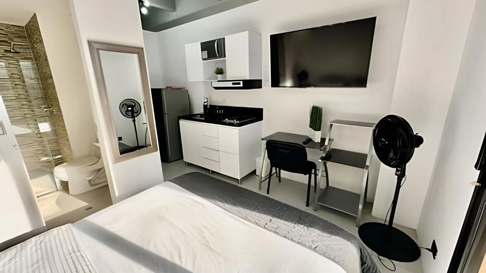 Apartaestudio Luxury En Laureles-La 70 C/Balcon 메딜린