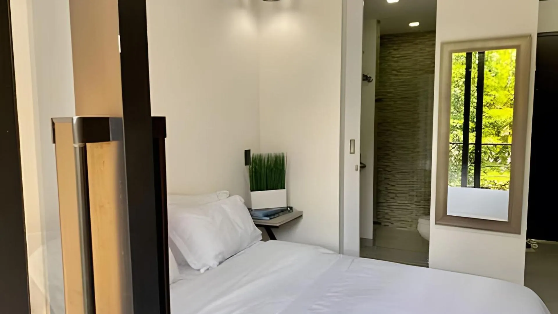 Apartaestudio Luxury En Laureles-La 70 C/Balcon 메딜린