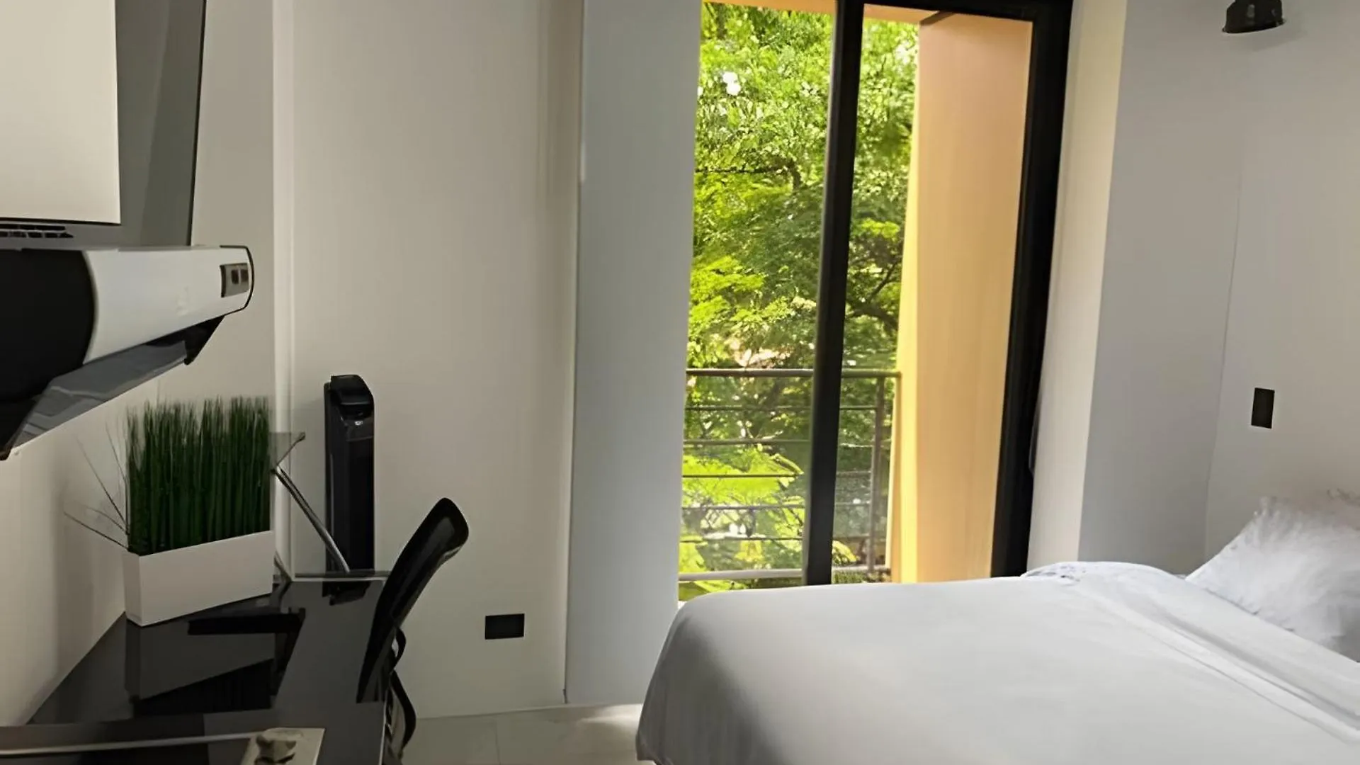 아파트 Apartaestudio Luxury En Laureles-La 70 C/Balcon 메딜린