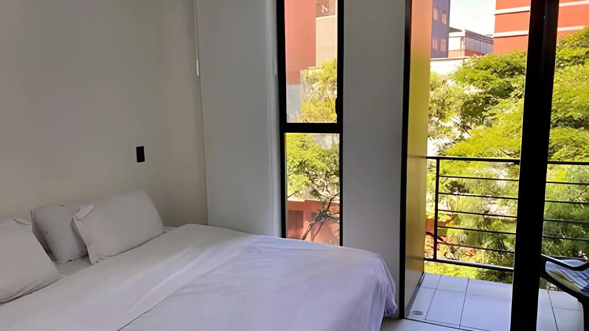 Apartaestudio Luxury En Laureles-La 70 C/Balcon 메딜린